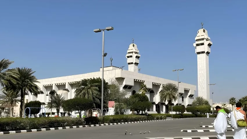 Masjid Aisha (Masjid al-Tan’eem)